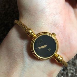 SOLD❌❌❌Ladies Gold Cord Gucci Watch